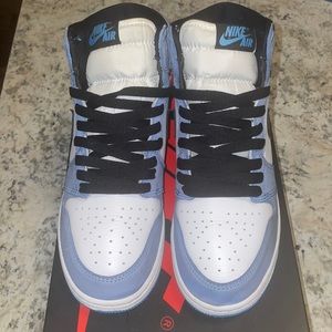 Jordan 1 Retro “ University Blue “